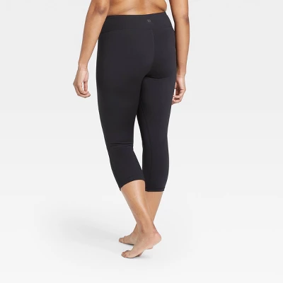 Women's Simplicity Mid-Rise Capri Leggings 20" - All In Motion™ - Image 4